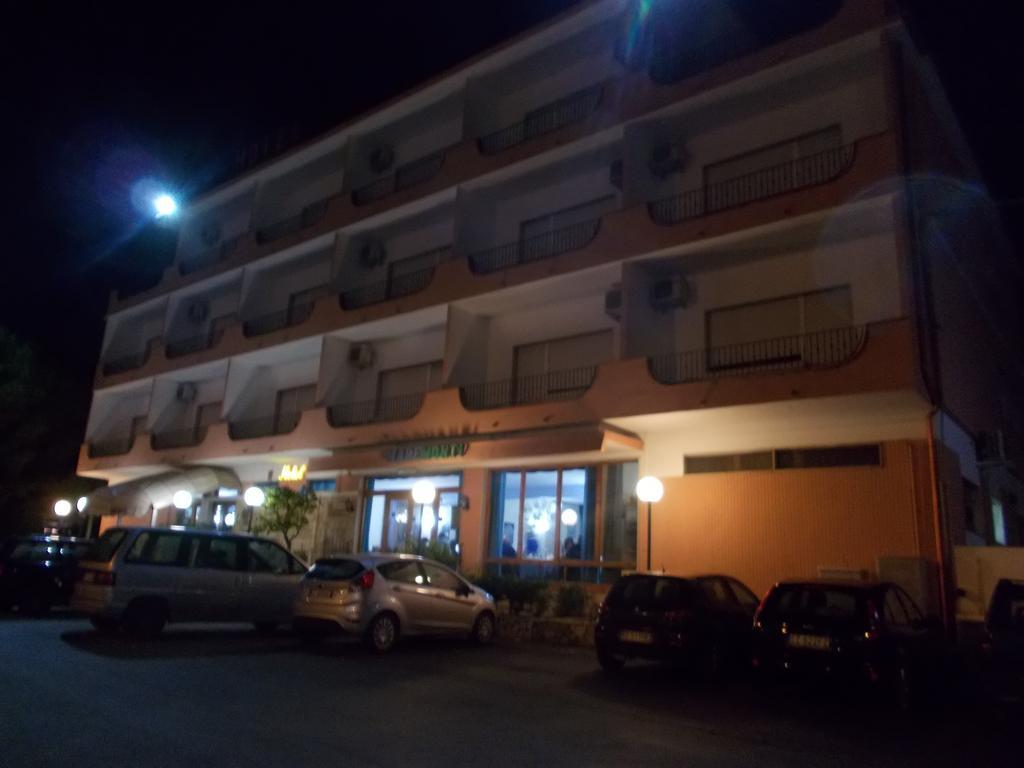 Hotel Maremonti Vico Del Gargano Exterior photo
